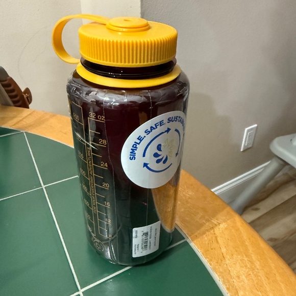 New Nalgene Cup in Plastic - Picture 2 of 3